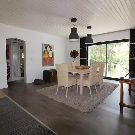 Annonce Professionnelle. Jolie Maison De 4 Avec Jardin A Proximite De La Mer. *