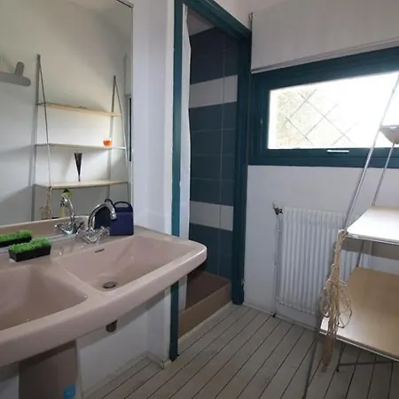 Annonce Professionnelle. Jolie Maison De 4 Avec Jardin A Proximite De La Mer. Vila