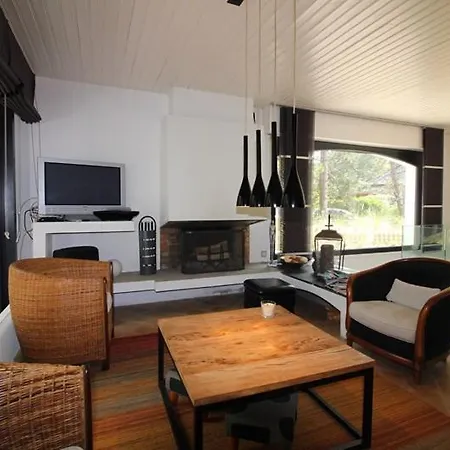 Annonce Professionnelle. Jolie Maison De 4 Avec Jardin A Proximite De La Mer. Vila *