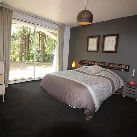 Vila Annonce Professionnelle. Jolie Maison De 4 Avec Jardin A Proximite De La Mer.