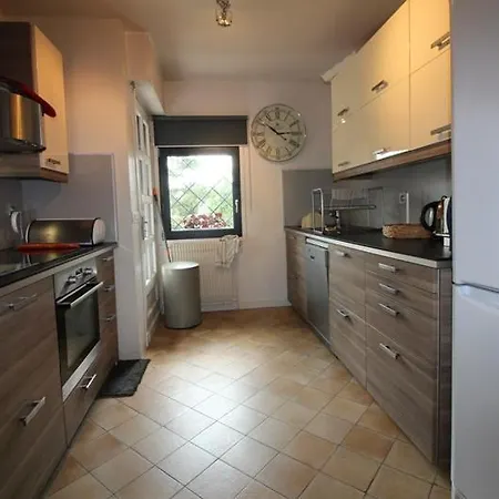 Annonce Professionnelle. Jolie Maison De 4 Avec Jardin A Proximite De La Mer.